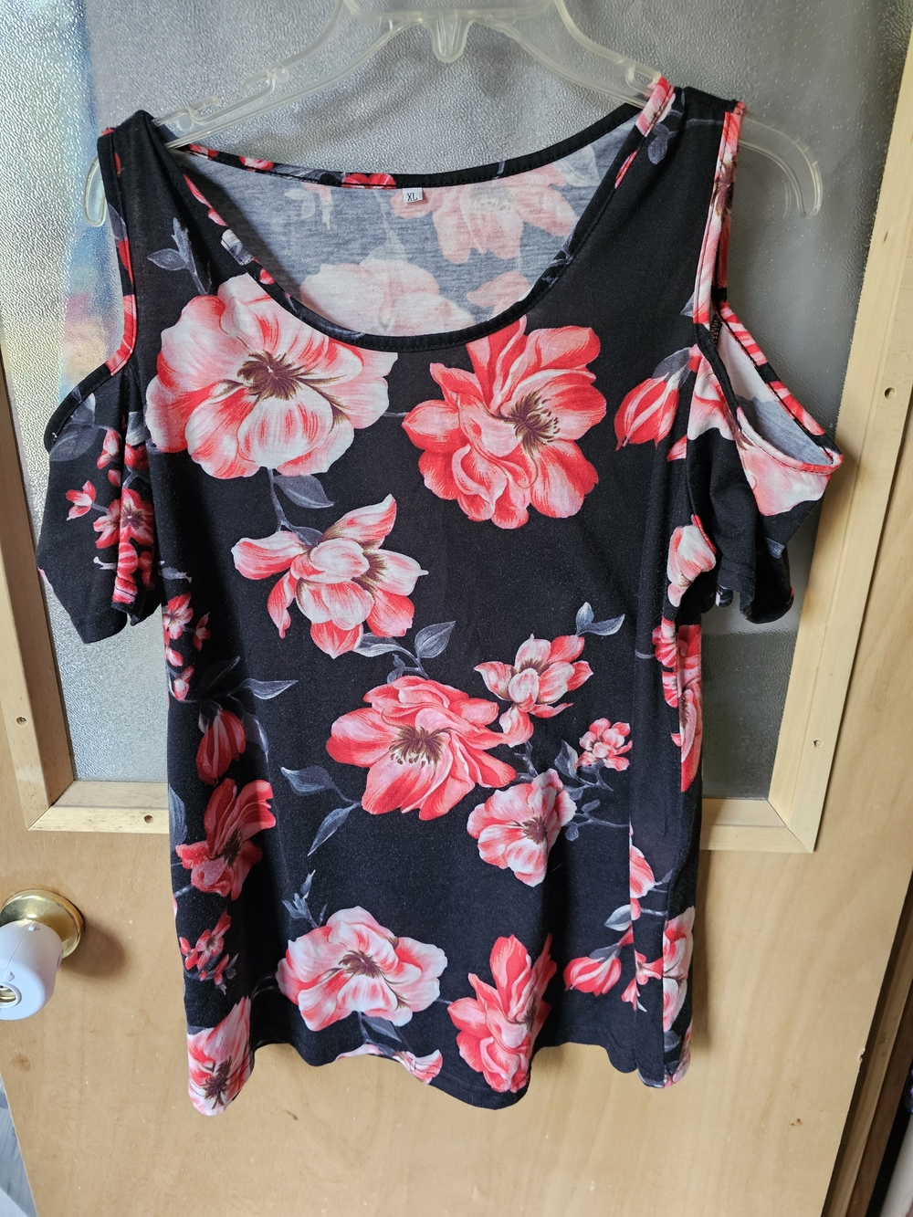 Source Unknown Black Cold-Shoulder Top with Pink Floral Print
